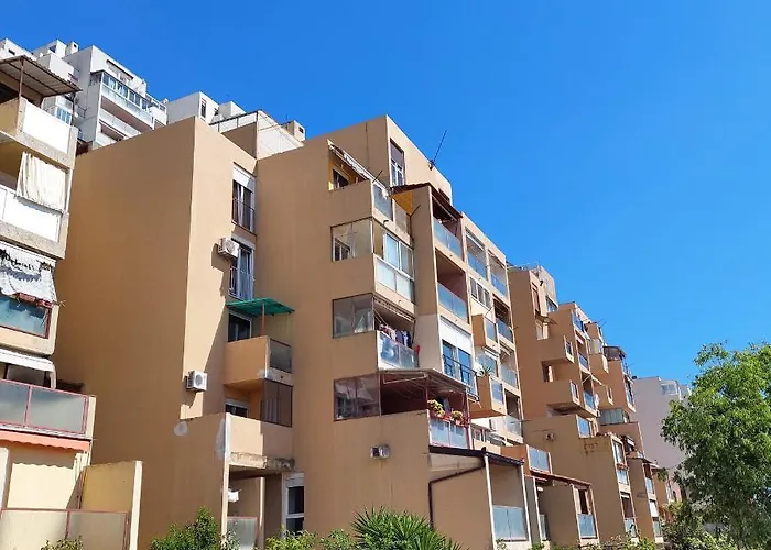 Nice And Modern Apartment Emili